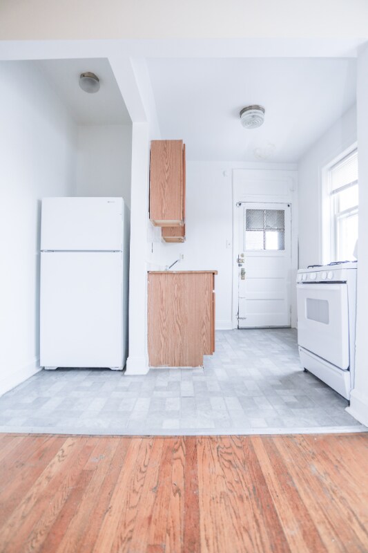 Building Photo - 3948 W Dakin St