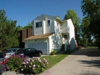 Building Photo - 4BD/2BA Fall Pre-Lease in Quiet Neighborhood!