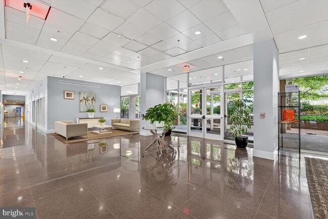 Building Photo - 800 4th St SW