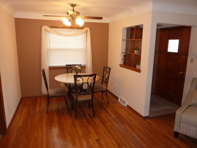 Building Photo - Mayfield Hts Ranch for Rent