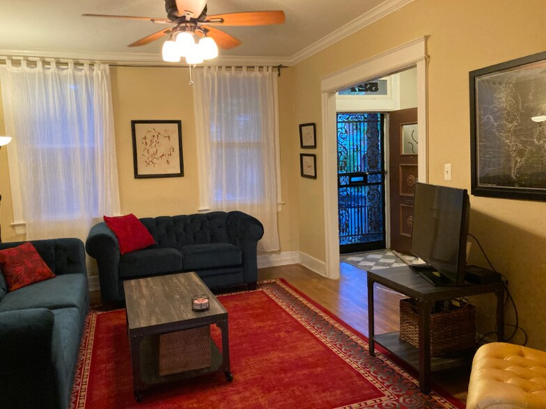 Building Photo - 527 Shepherd St NW