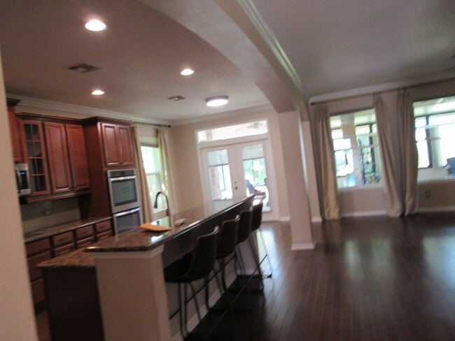 Building Photo - Gorgeous 5 bedrooms, 4 bath, 2 car garage ...