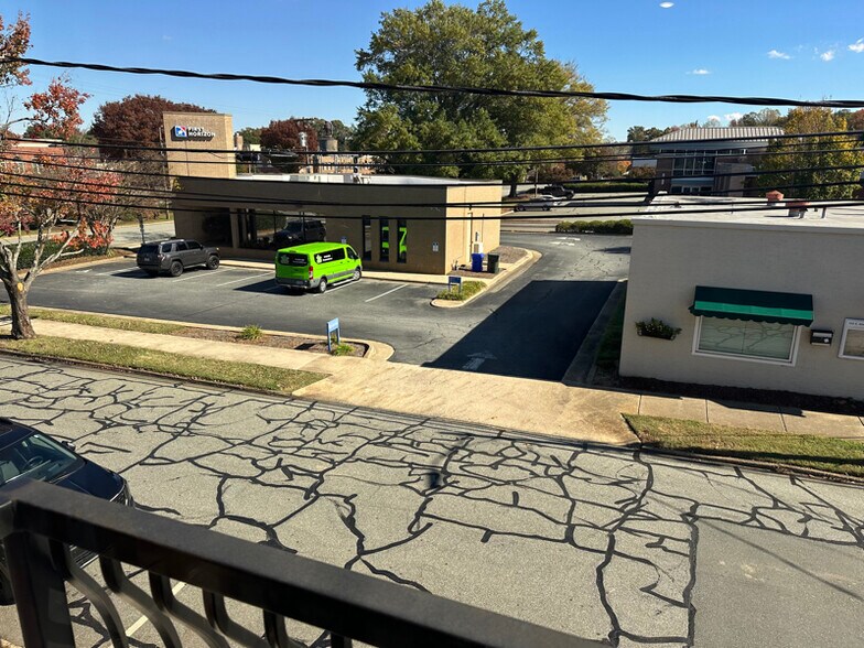 Building Photo - 104 S 4th St