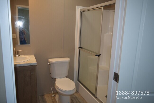 Building Photo - 239 Old Tavern Ln