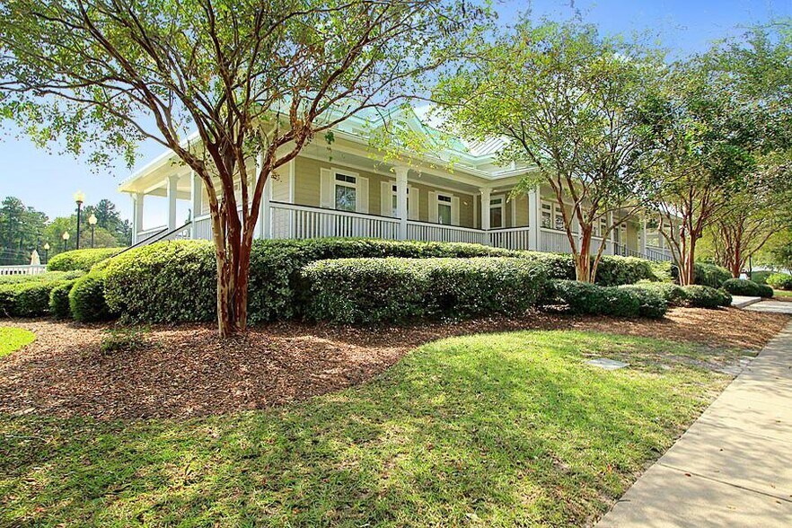 Building Photo - 111 Amaranth Ave