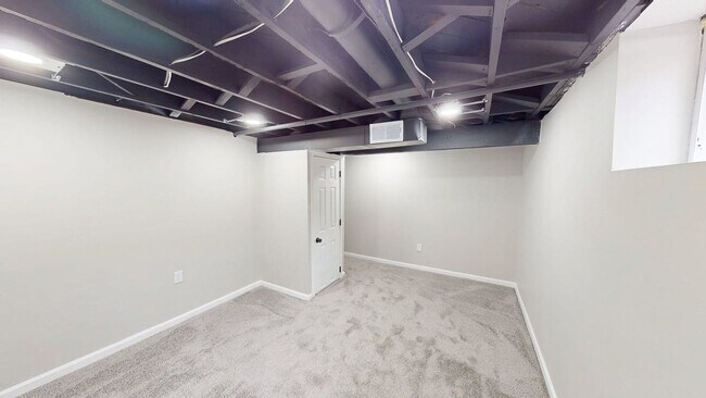 Building Photo - 769 Kettering Rd