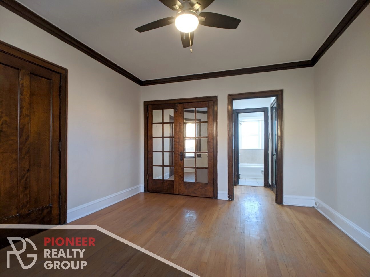 Building Photo - 3814 N Greenview Ave