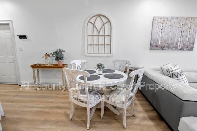 Building Photo - 25 S Wildflower Dr