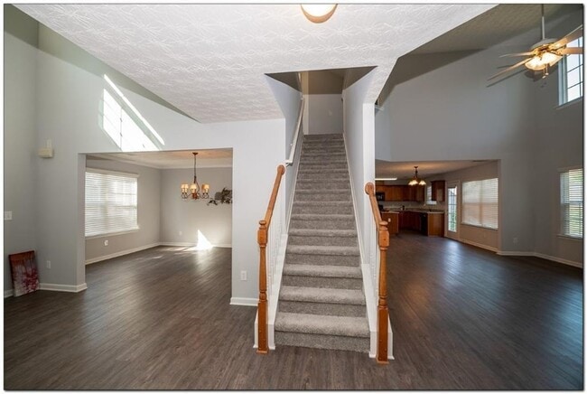 Building Photo - 3832 Roxberry Hill Ln NE
