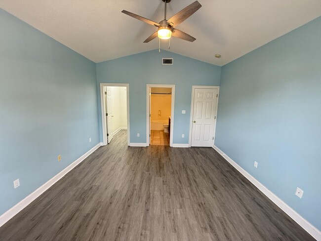 Building Photo - 9697 Leeward Way