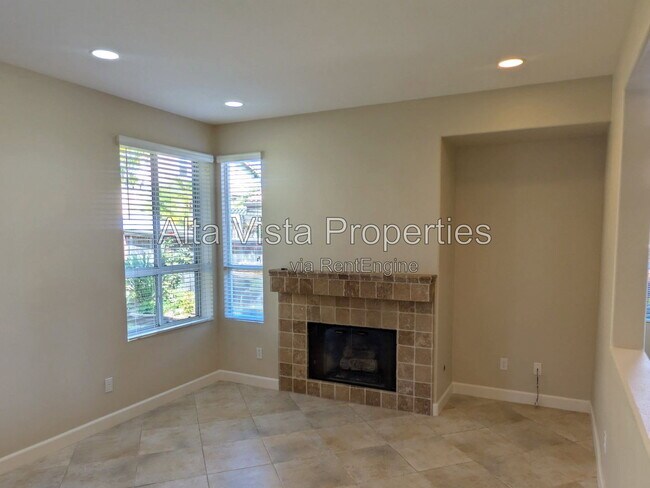 Building Photo - 13620 Essence Rd