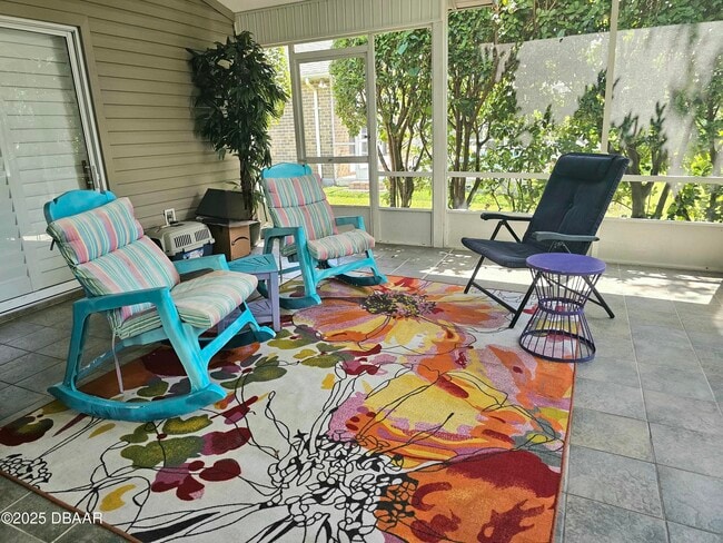 Building Photo - 6 Oak Village Dr