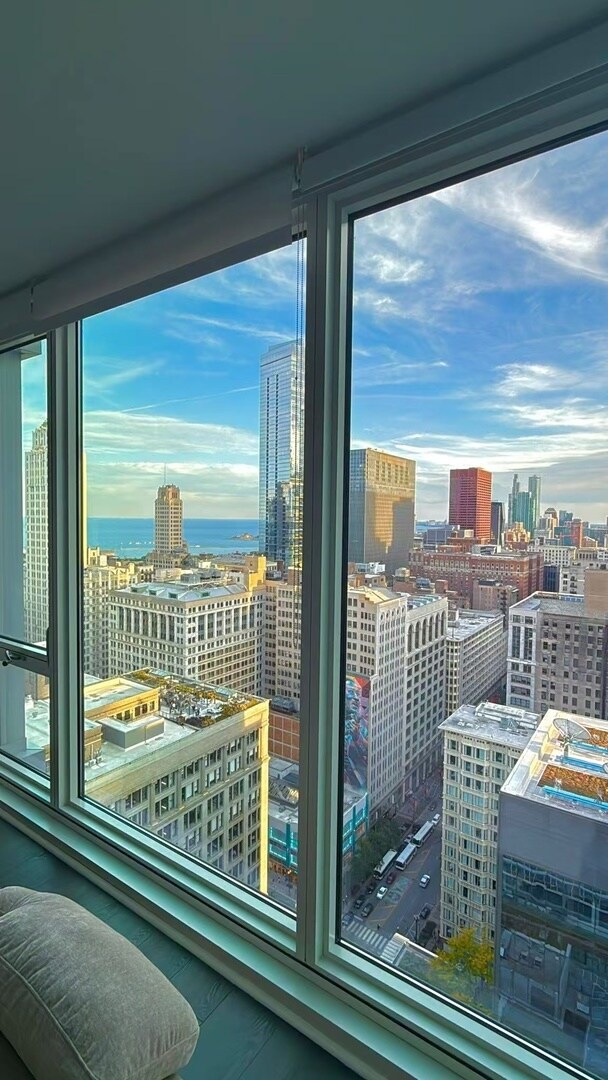 Building Photo - 25 W Randolph St