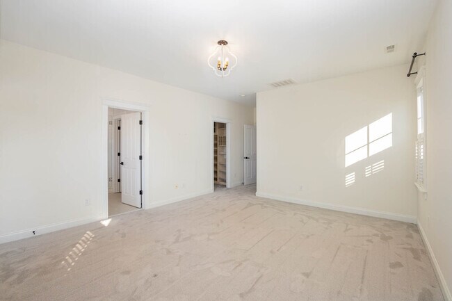 Building Photo - 12617 Doster Ave