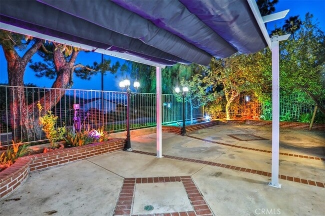 Building Photo - 176 Cll Renata
