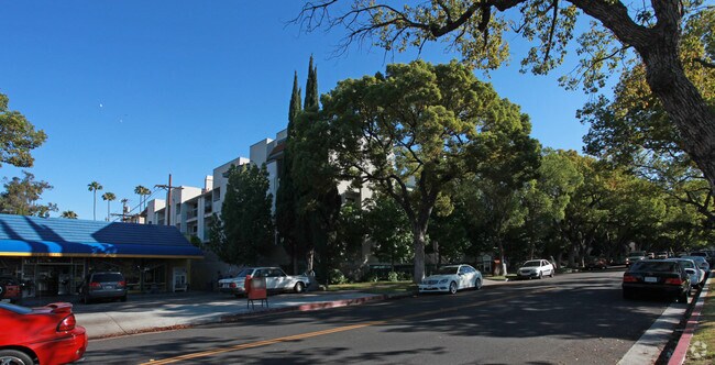 Primary Photo - Allen Manor