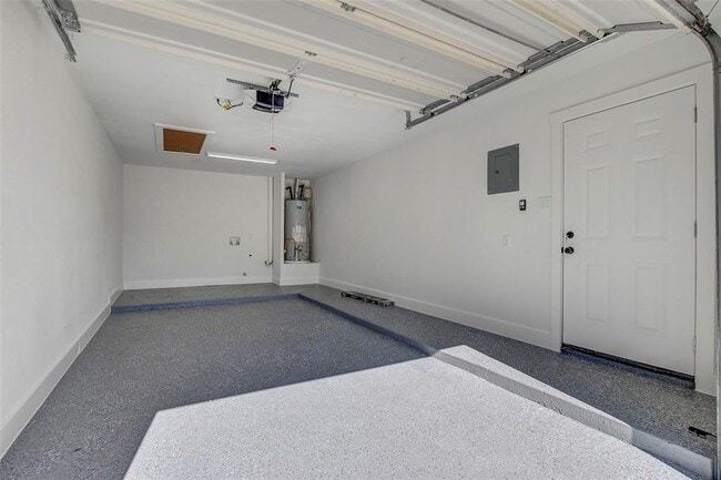 Building Photo - 1402 Valleyridge Cir