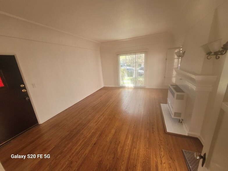 Building Photo - 4168 Garthwaite Ave