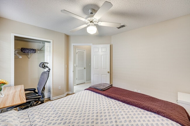 Building Photo - 3812 Tallcott Dr