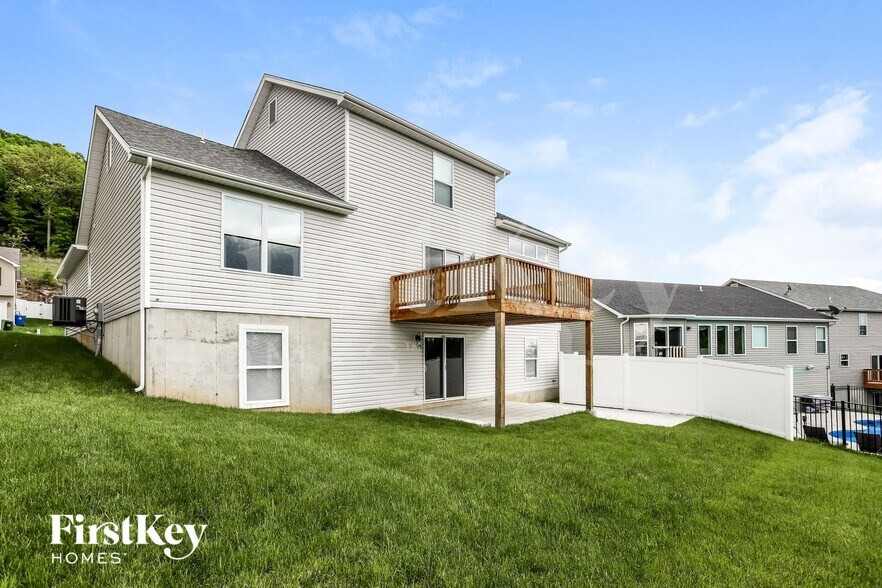 Building Photo - 1020 Remington Dr