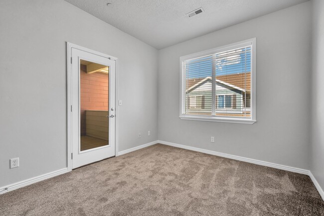 Building Photo - 32 S 1580 W
