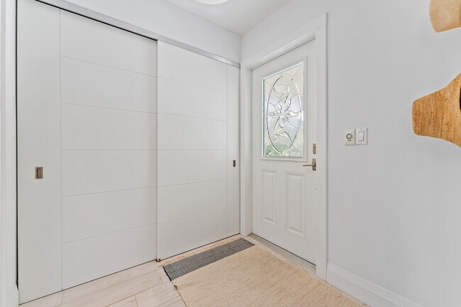 Building Photo - 125 Harbourside Cir