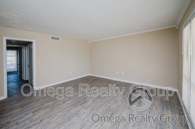 Building Photo - 4724 S Court St