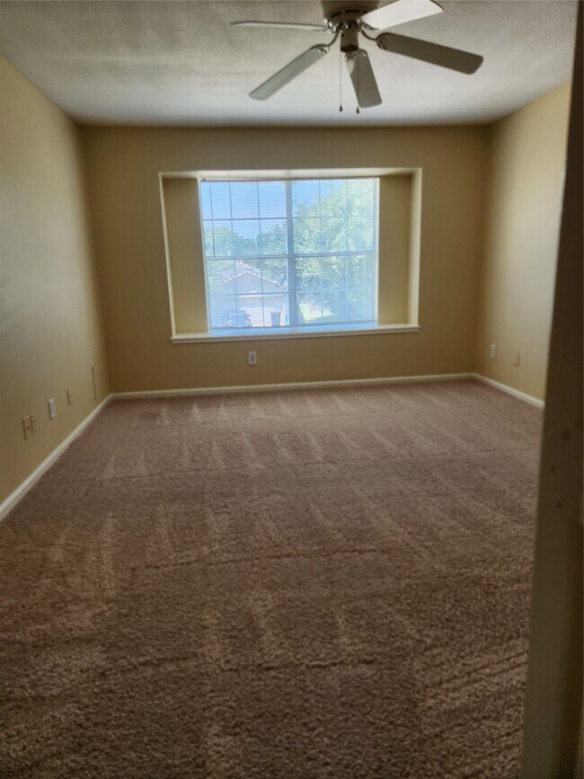 Building Photo - 7631 Goudin Dr