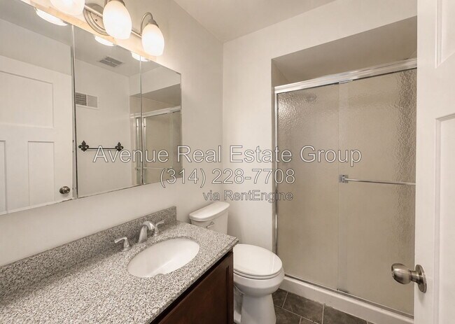Building Photo - 808 Brookvale Terrace
