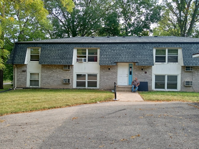 Building Photo - 4766 Wolverton Ln