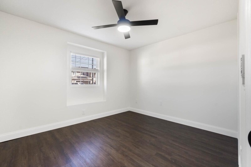 Building Photo - 827 Albi Ct