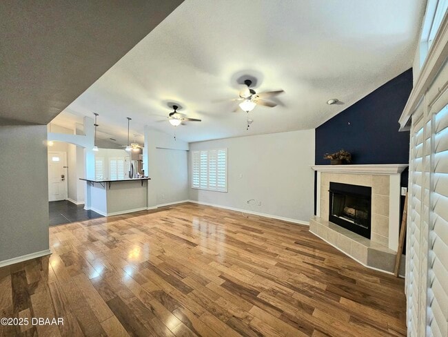 Building Photo - 6 Oak Village Dr