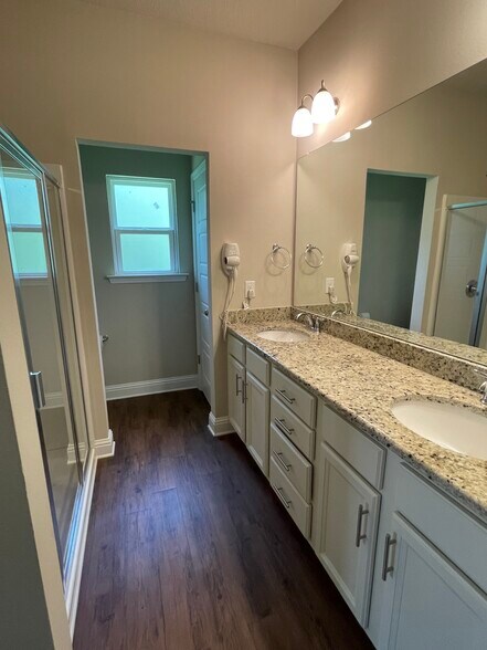 Building Photo - 6891 Spaniel Dr