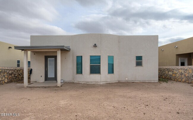 Building Photo - 2157 Blue Vly
