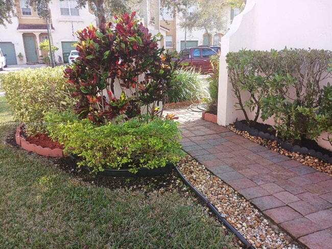 Primary Photo - 2155 NE 3rd Ct