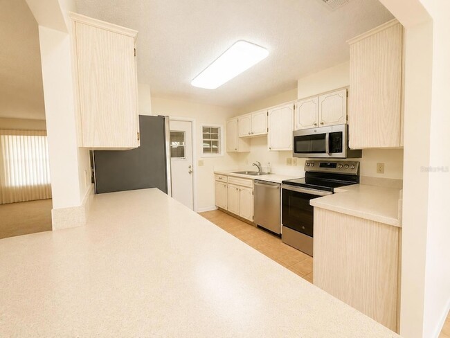 Building Photo - 310 Faircross Cir