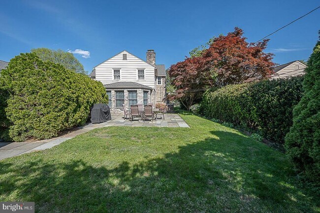Building Photo - 714 Greythorne Rd