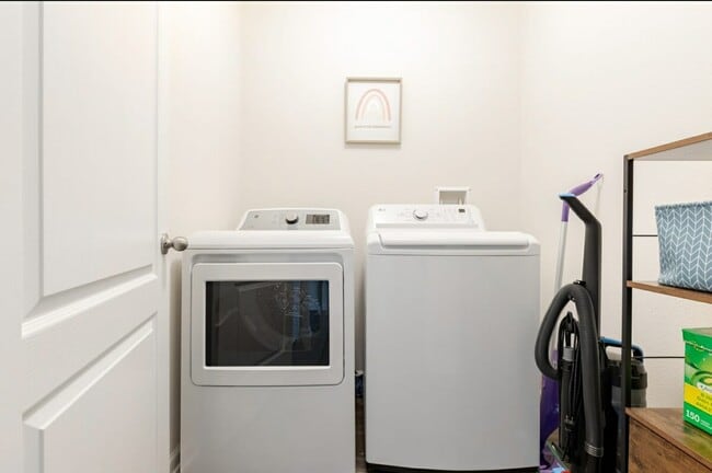 Building Photo - 3 Pinnacle Pl