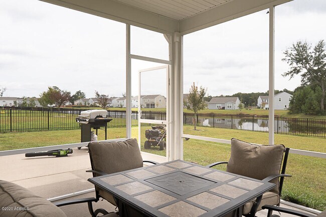 Building Photo - 81 Saluda Way