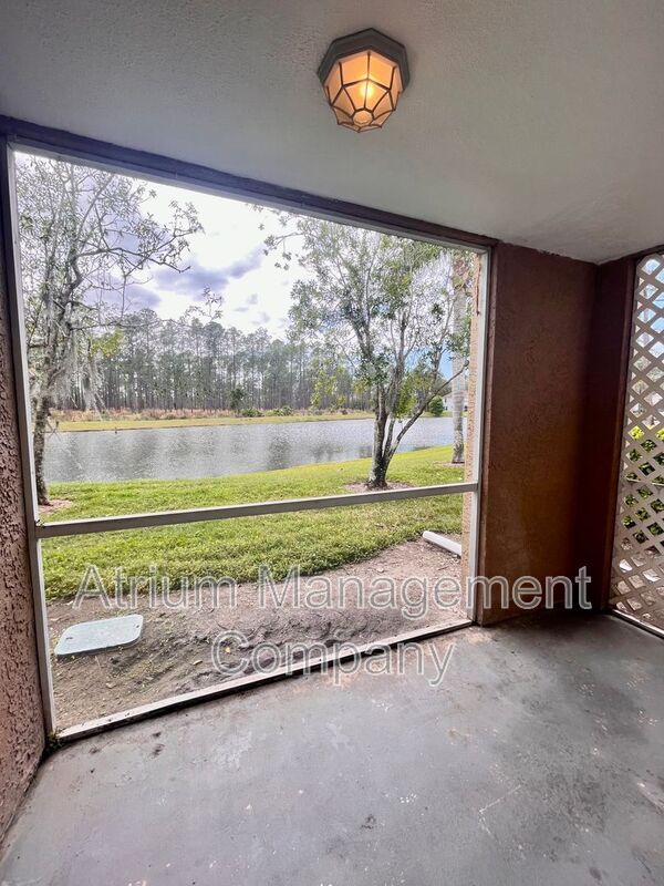 Building Photo - 9481 Highland Oak Dr