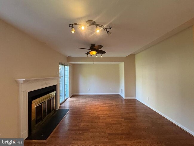 Building Photo - 12302 Sleepy Lake Ct