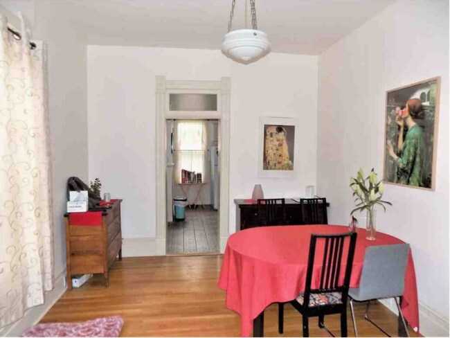 Building Photo - 214 N Canyon Rd