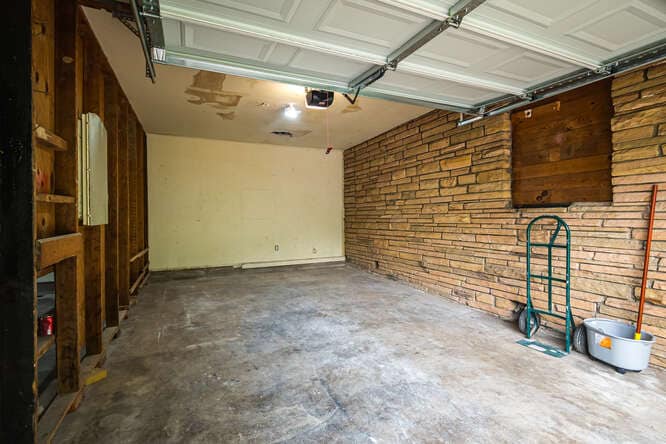Building Photo - 1871 Hoopes St