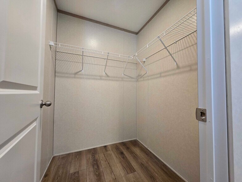 Building Photo - 52758 S Yorktown Ct