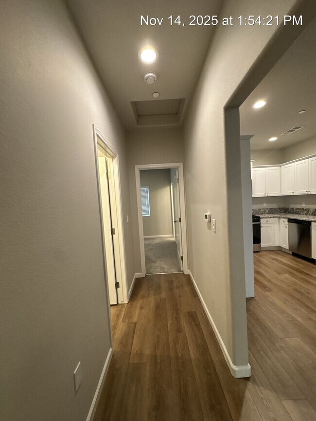 Building Photo - 4321