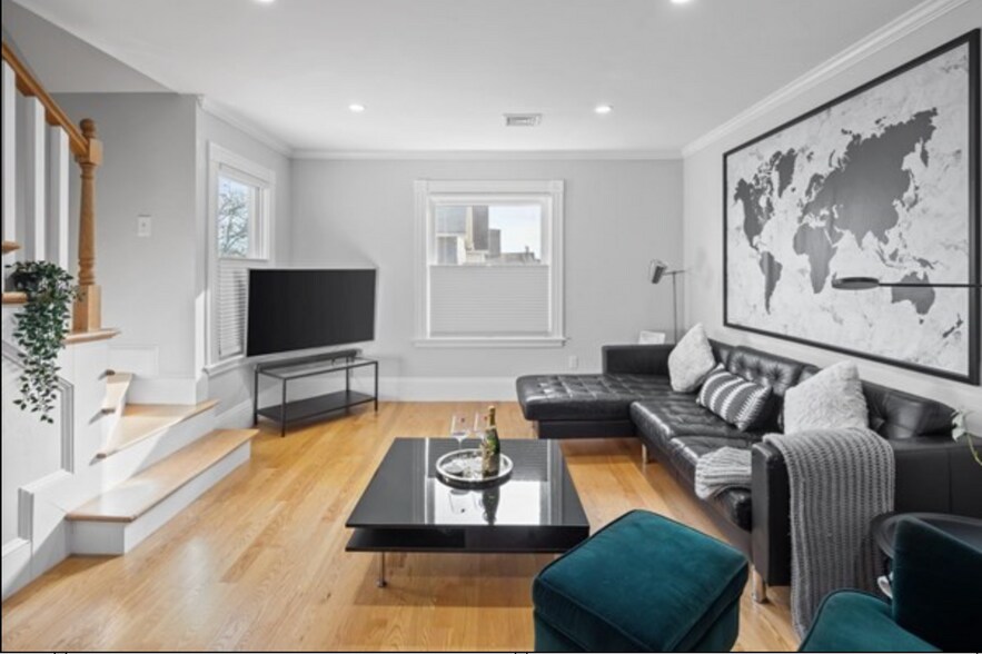 Building Photo - 14 Everett St