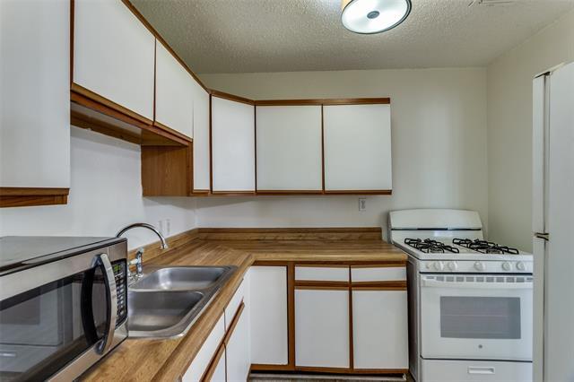 Building Photo - 4650 S Ridge Terrace