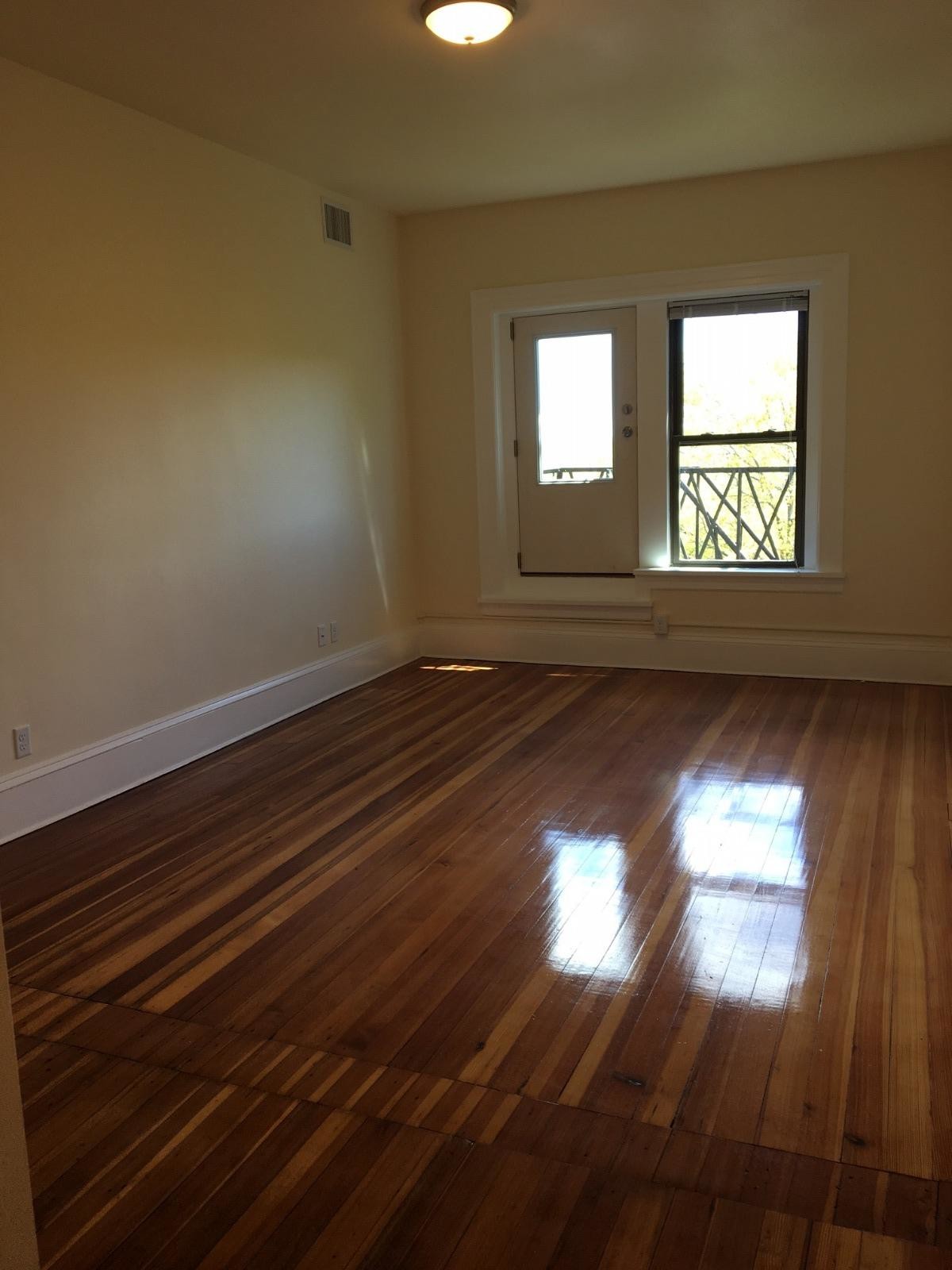 Building Photo - 1463 Beacon St