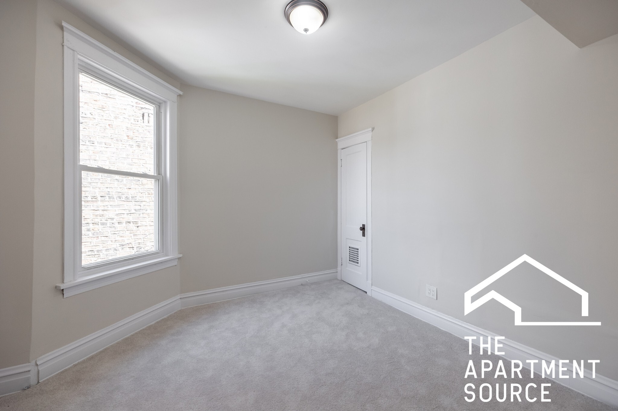 Building Photo - 2110 N Avers Ave