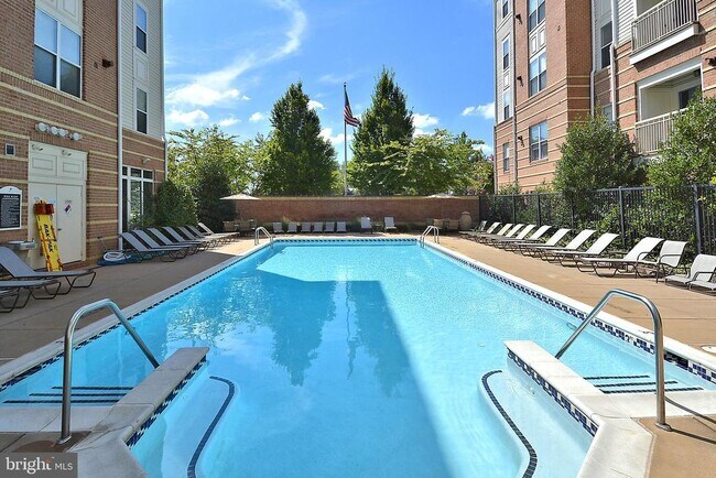Building Photo - 2765 Centerboro Dr